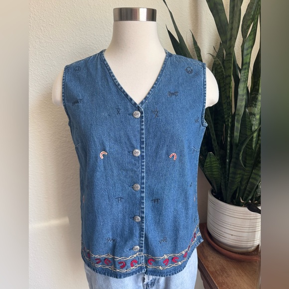 Vintage Tops - Vintage Western Denim Vest Embroidered Horseshoe Buttons Don’t Mess with Texas S